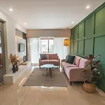 Designer 2-bedroom 150m From Mackenzie 拉纳卡