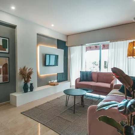 公寓 Designer 2-bedroom 150m From Mackenzie