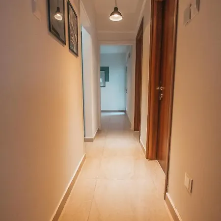 Designer 2-bedroom 150m From Mackenzie 아파트 *